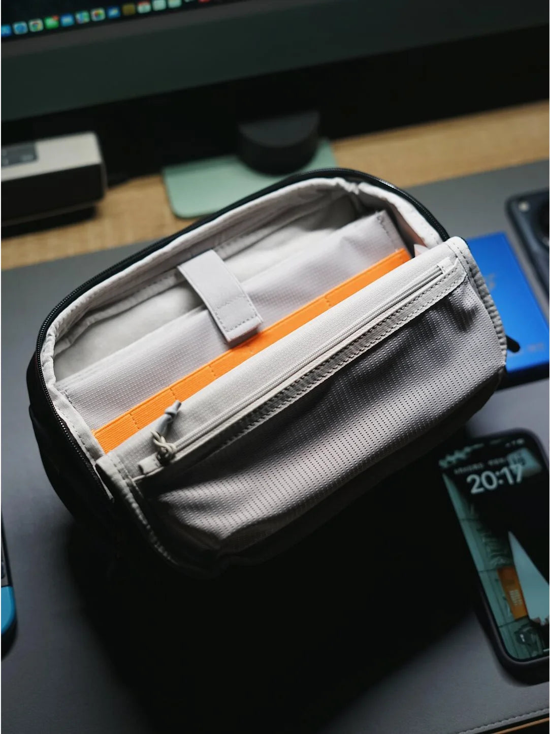Inateck sling bag | Turn Bag EDC Versatile Digital Crossbody Bag