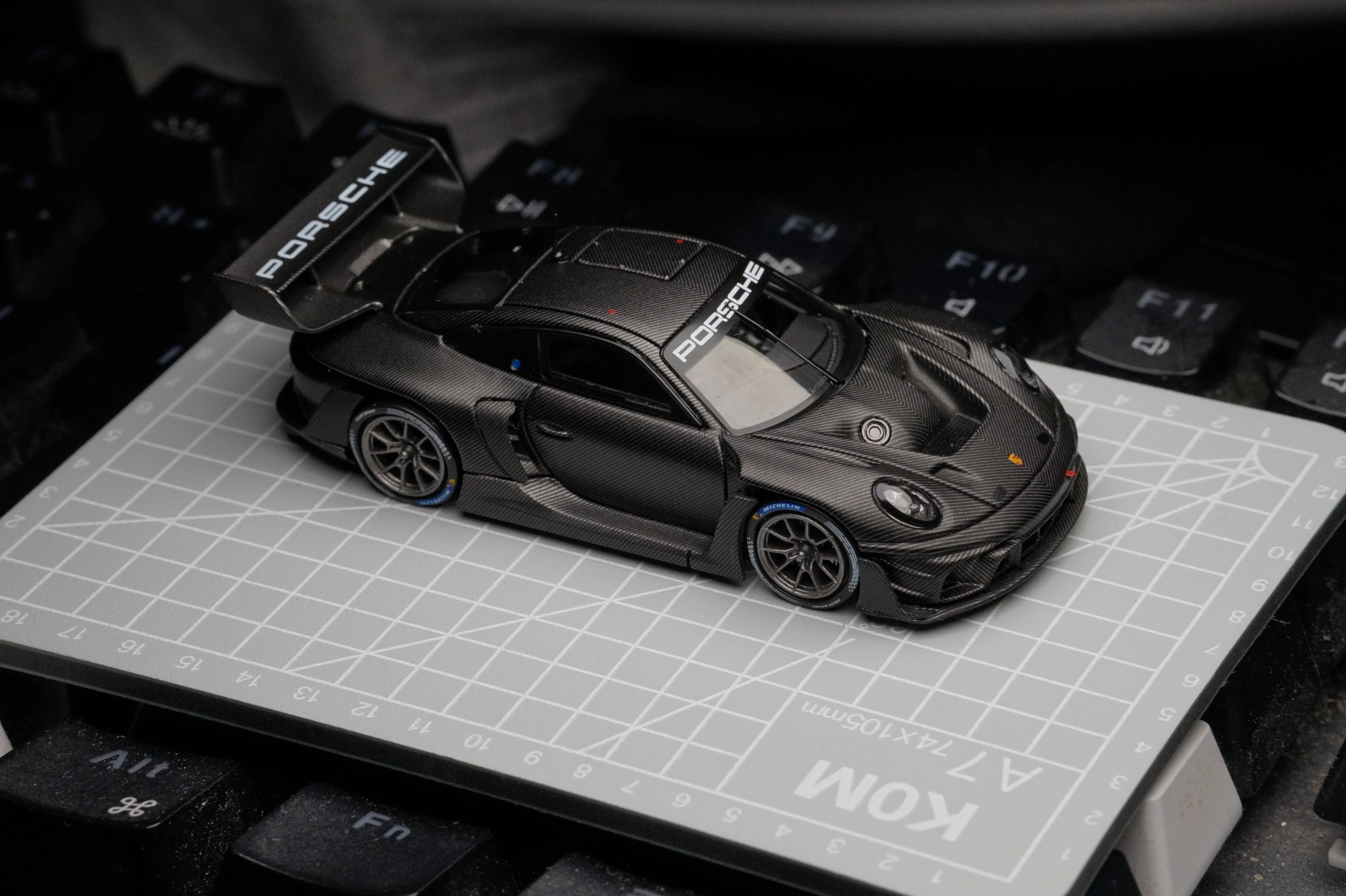 HKM 1:64 PORSCHE 911 (992) GT3 R Rennsport - Grey
