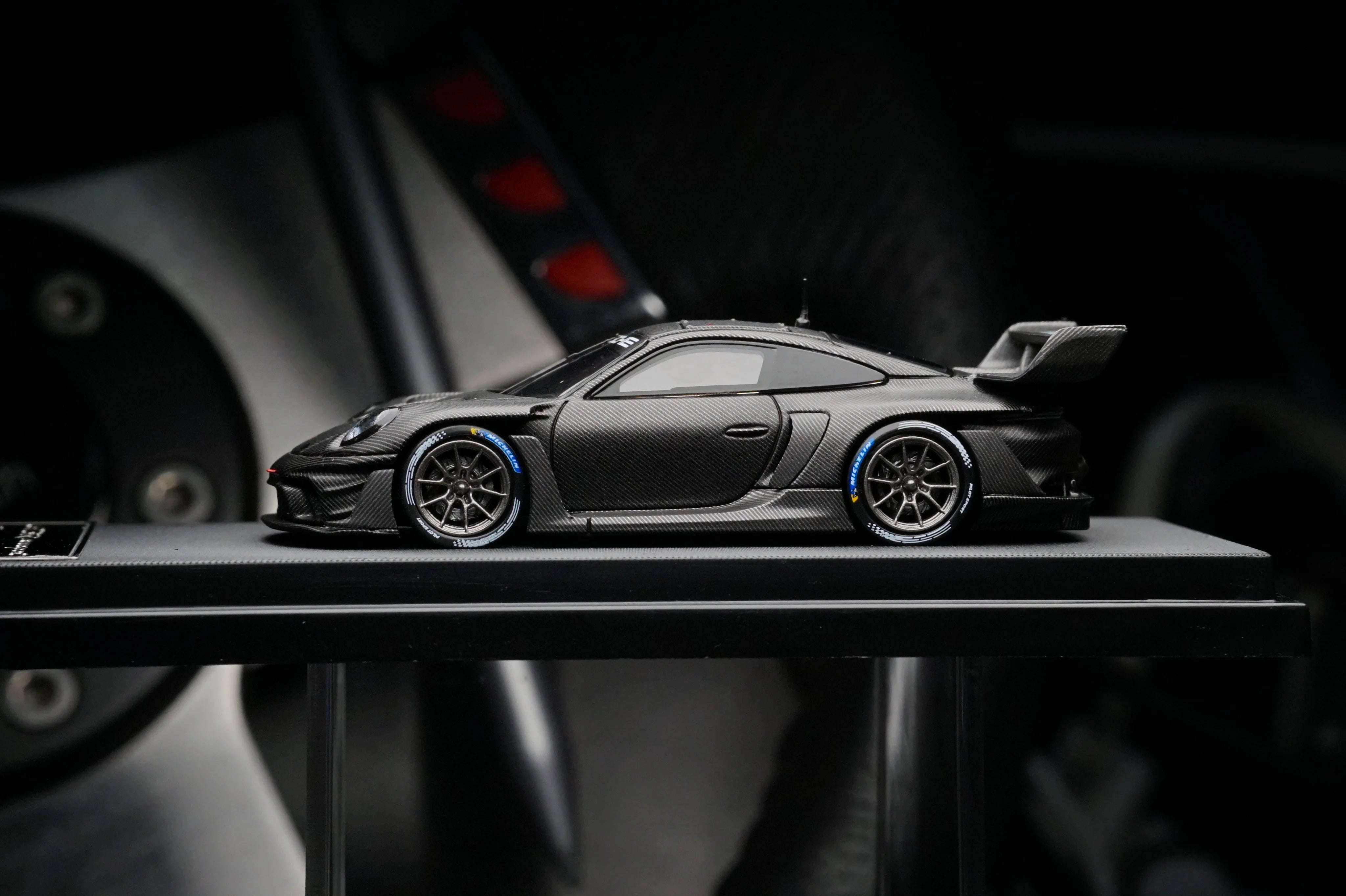 HKM 1:64 PORSCHE 911 (992) GT3 R Rennsport - Grey
