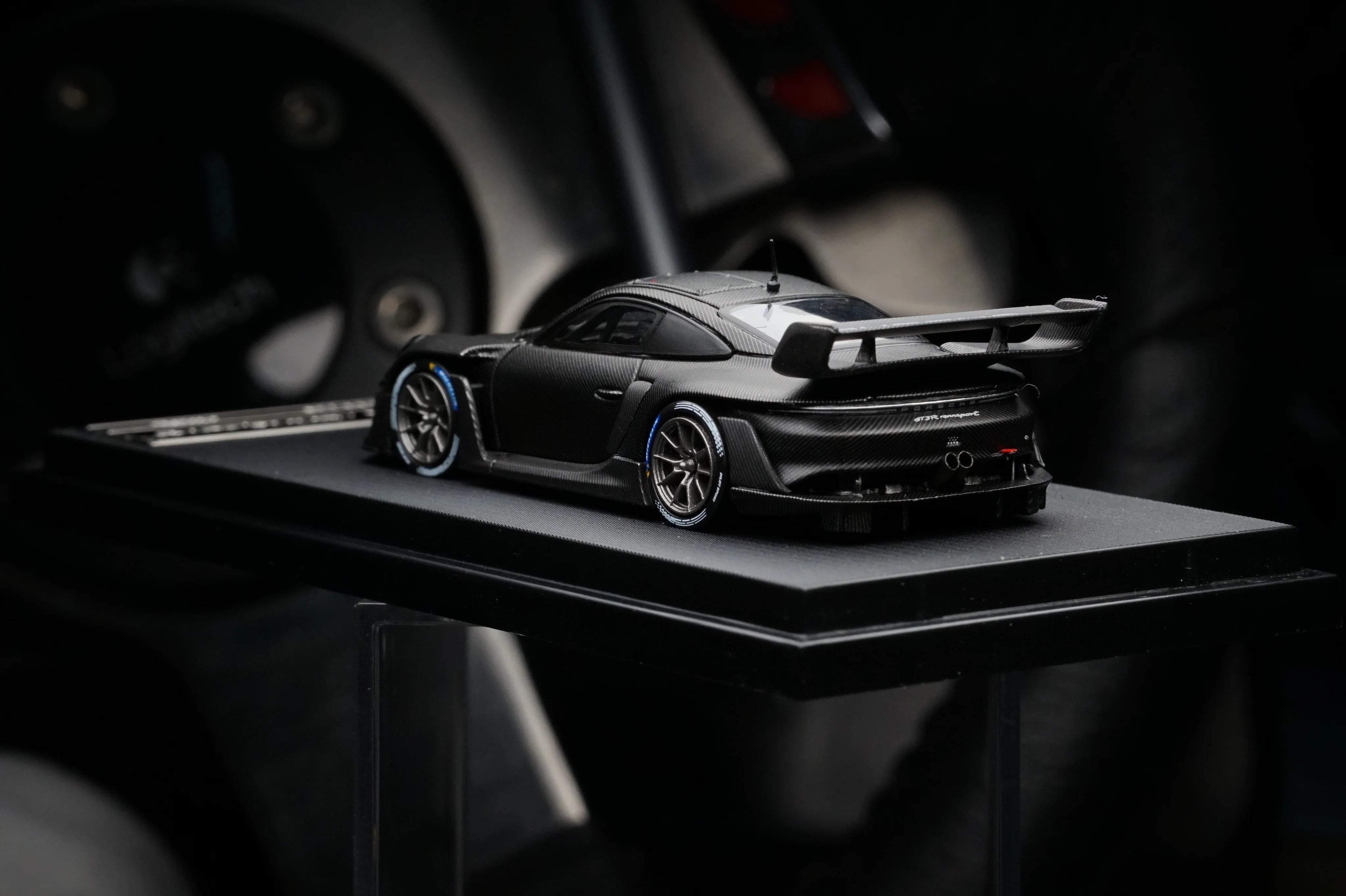 HKM 1:64 PORSCHE 911 (992) GT3 R Rennsport - Grey