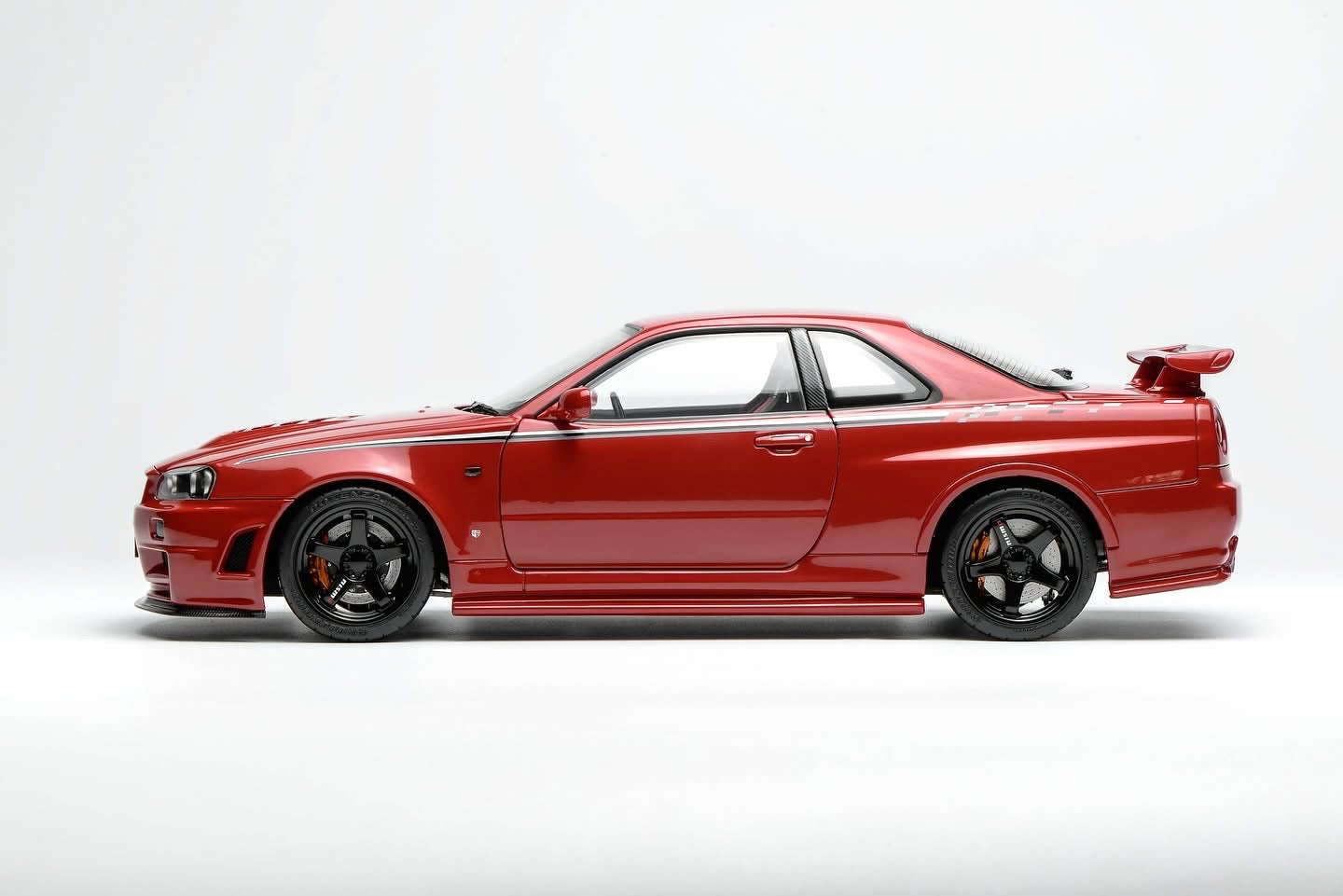 MOTORHELIX 1/18 diecast Nissan Skyline GT-R (R34) CUSTOMIZED VERSION