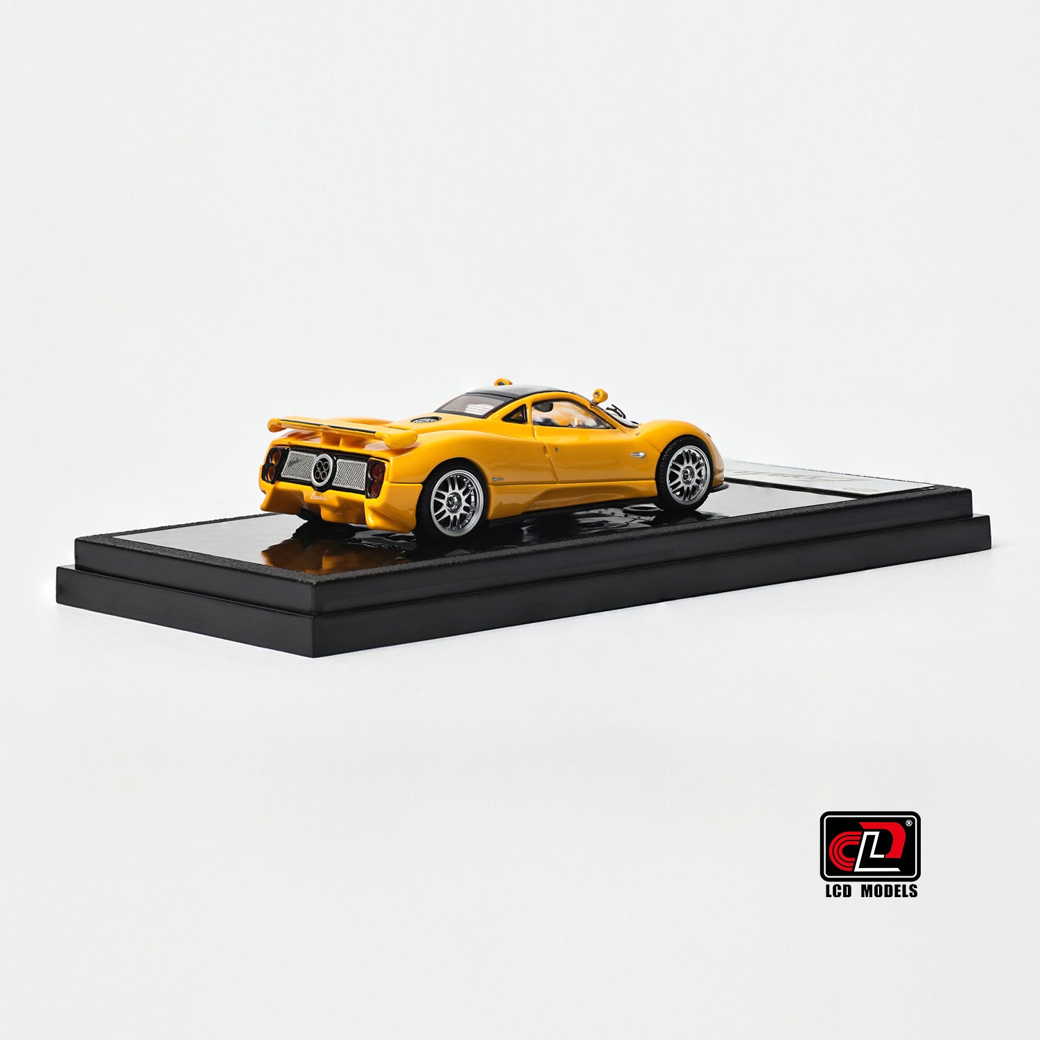 LCD 1:64 Pagani Zonda Yellow