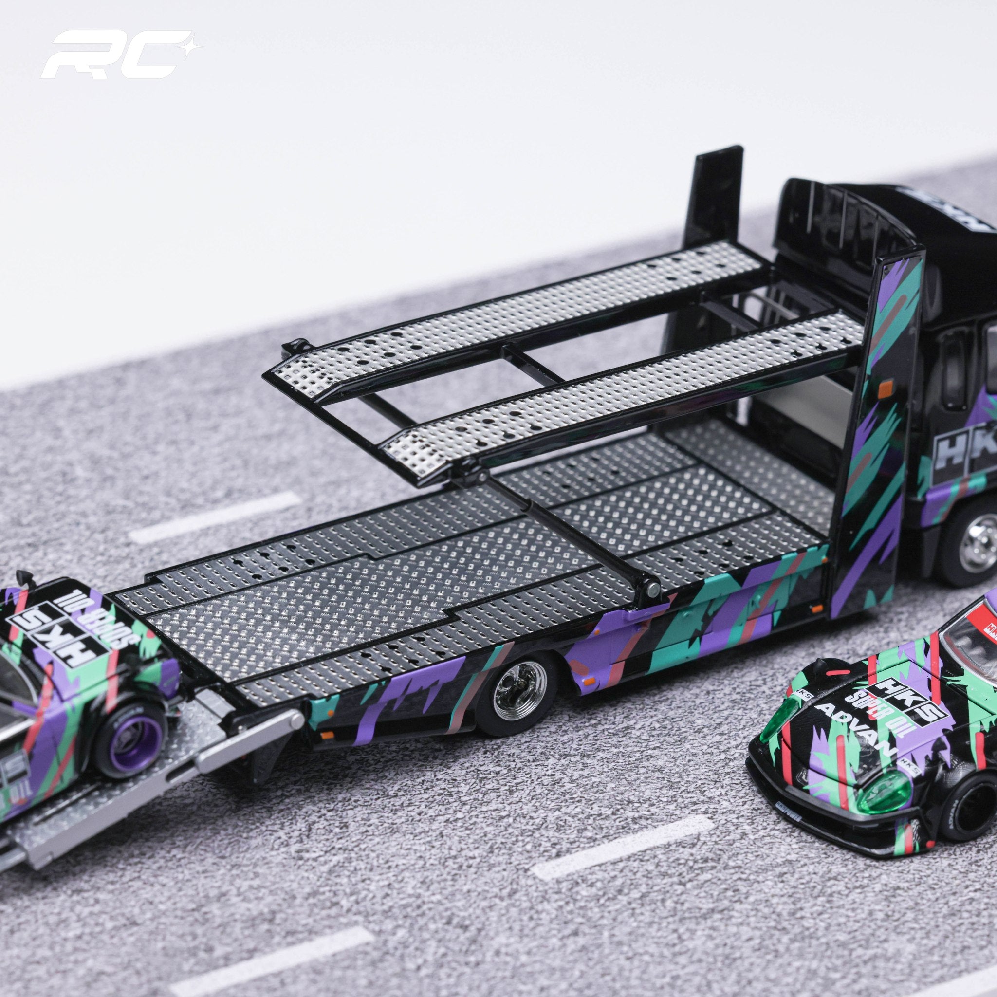 GCD 1:64 HKS Fuso Fighter Mk2 Double Deck Tow Model