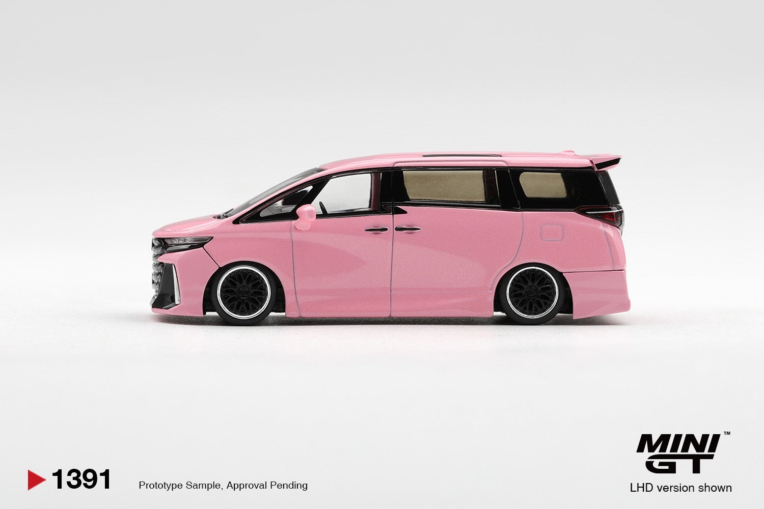 MINIGT 1/64 Toyota Vellfire 40 KUHL Metallic Pink