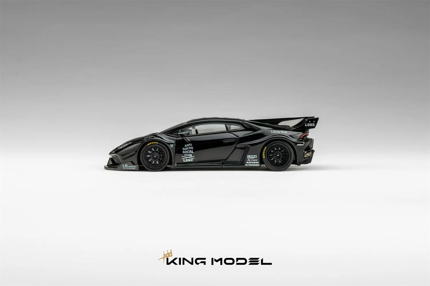 KING MODEL. 1:64 LB Huracan Black