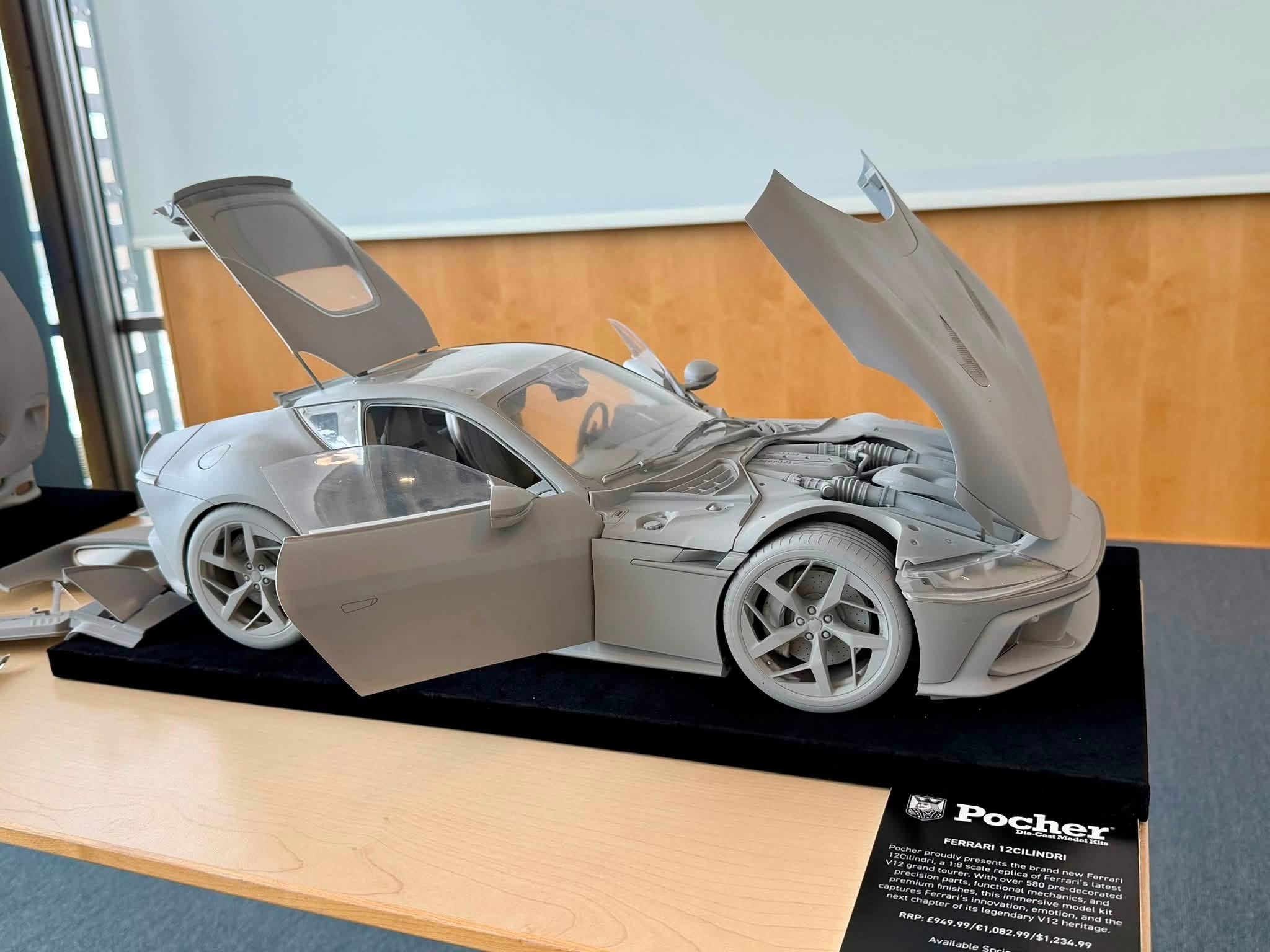 Pocher 1/8 HK126 Ferrari 12Cilindri – Rosso Imola