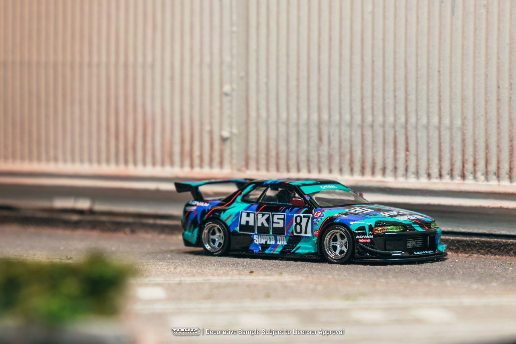 T64G-061-HKS_M01.jpg