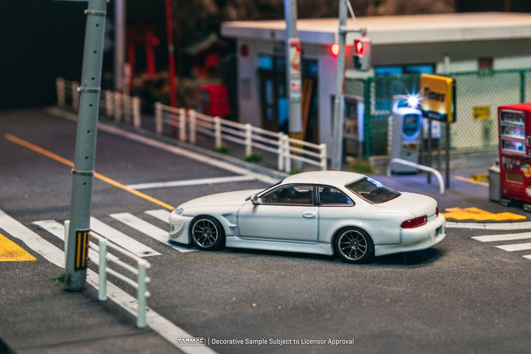 Tarmac Works - VERTEX Toyota Soarer JZZ30 White
