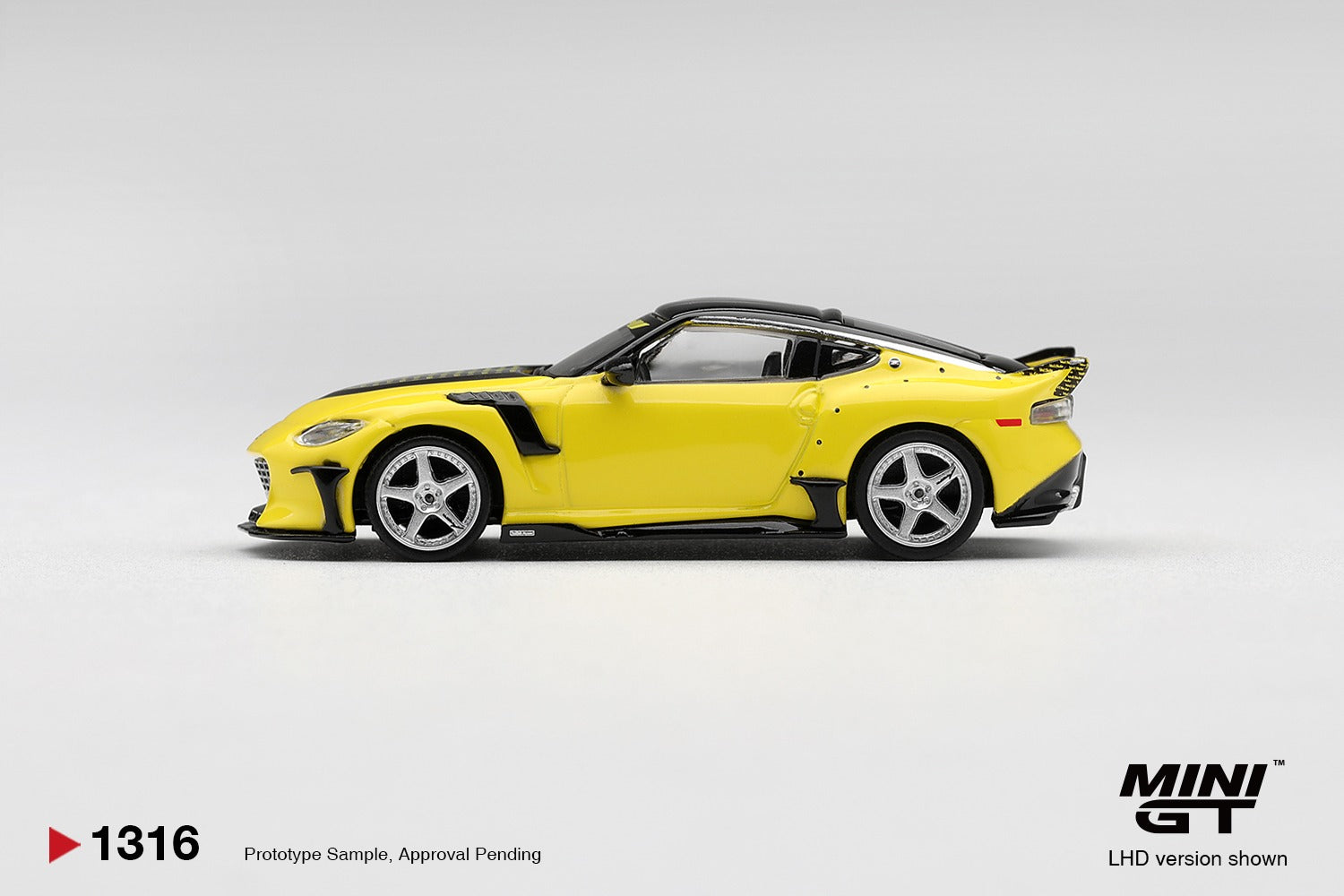 MINIGT 1/64 Nissan Z VeilSide FFZ400 Ikazuchi Yellow